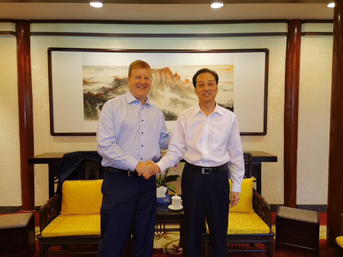 王超会长会见美国奥尔布赖特石桥集团资深顾问薄迈伦
